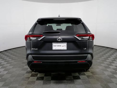 Used 2022 Toyota RAV4 LE image 27