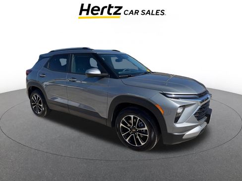 Used 2025 Chevrolet TrailBlazer LT image 1