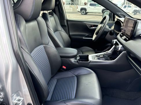 Used 2023 Toyota RAV4 XSE AWD/4WD image 17