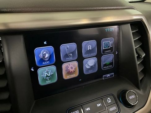 Used 2017 GMC Acadia Denali w/ Technology Package FWD image 15