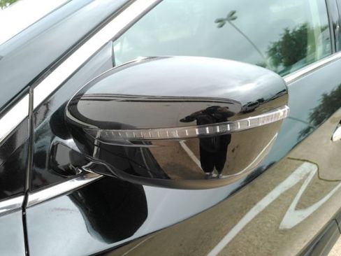 Used 2024 Nissan Murano SV w/ SV Midnight Edition Package FWD image 15