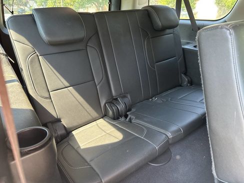 Used 2019 Chevrolet Suburban LT image 14