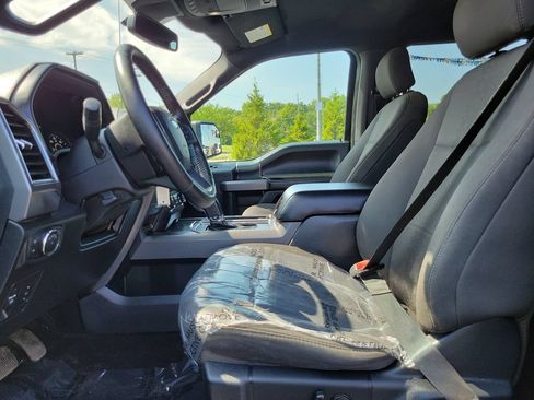 Used 2019 Ford F150 XLT w/ Equipment Group 302A Luxury AWD/4WD image 8