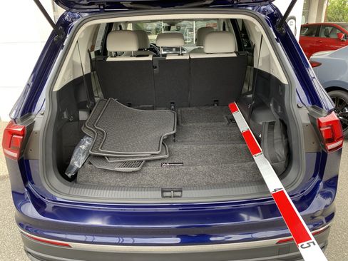 Certified 2022 Volkswagen Tiguan SE FWD image 16