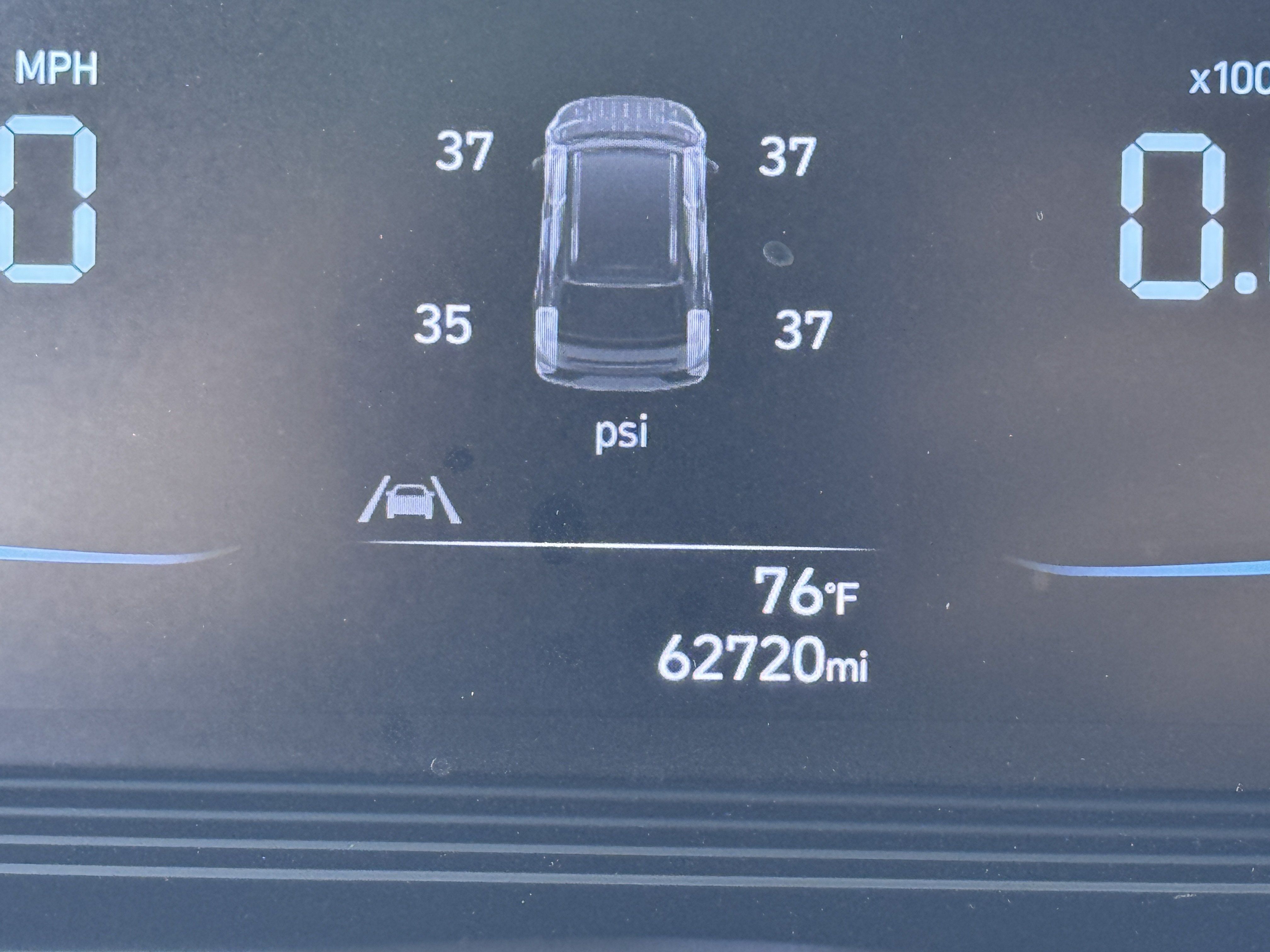 Used 2023 Hyundai Venue SEL FWD image 34