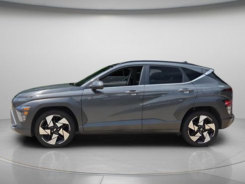 Used 2024 Hyundai Kona Limited FWD image 3