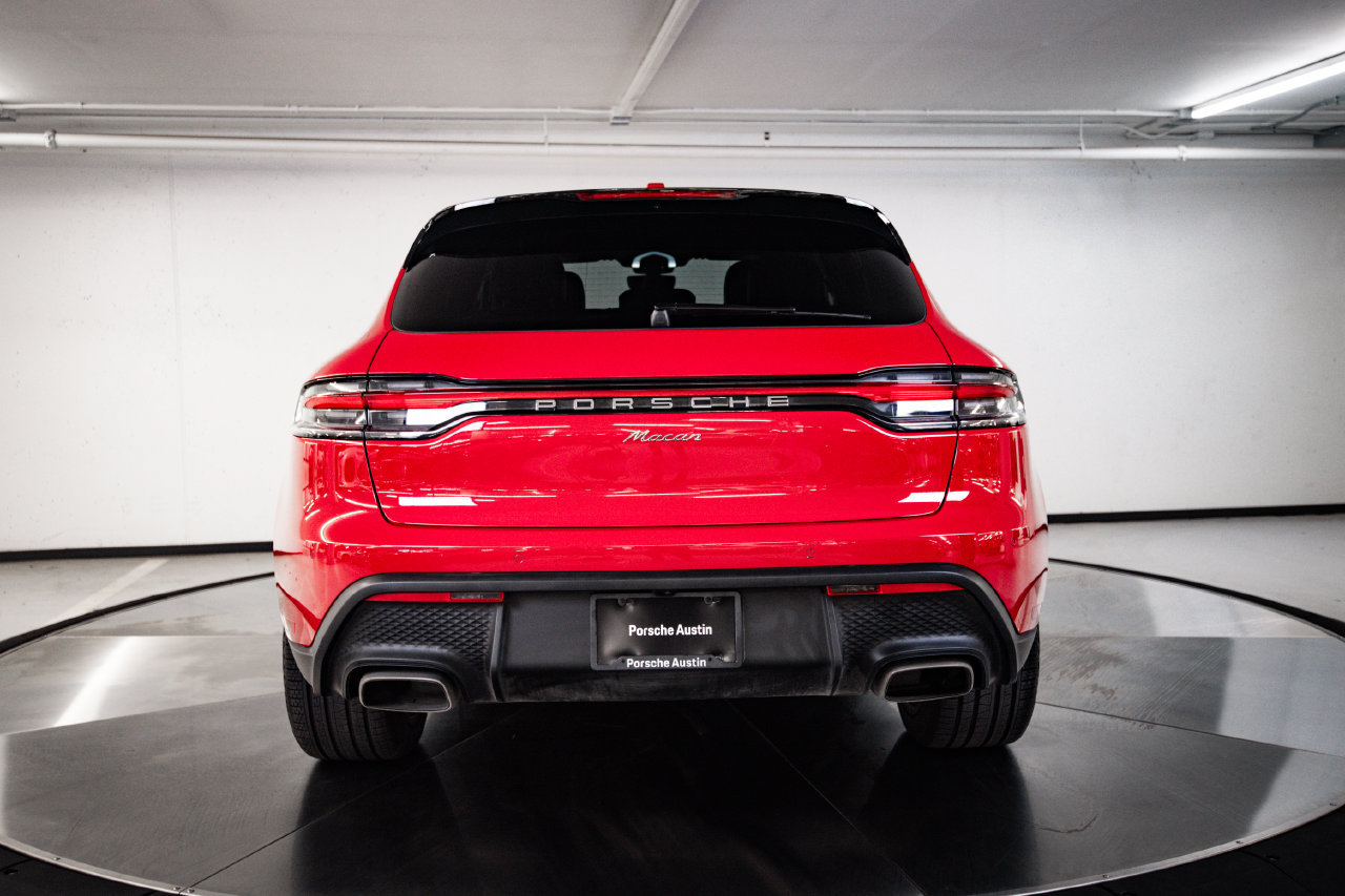 Certified 2026 Porsche Macan AWD/4WD image 6