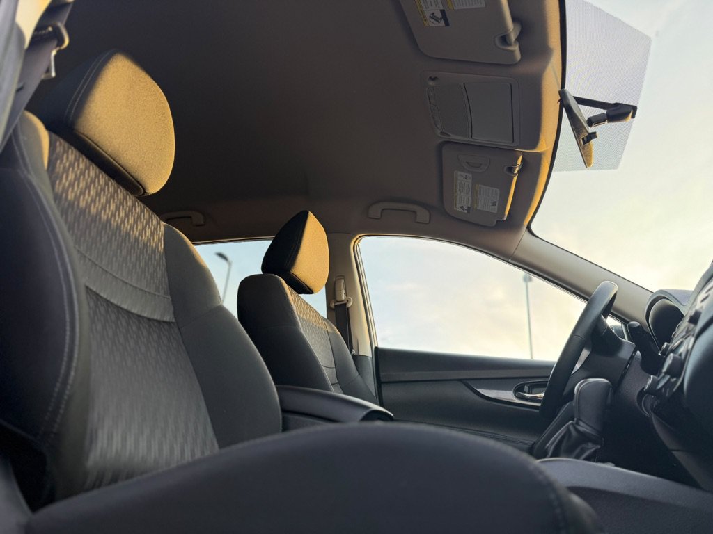 Used 2017 Nissan Rogue SV FWD image 12