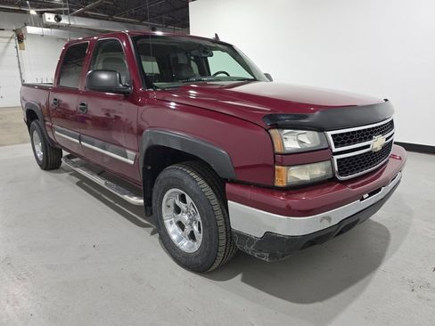 Used 2007 Chevrolet Silverado 1500 LT w/ Onstar Plus Package image 6