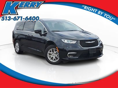 Used 2023 Chrysler Pacifica Touring-L