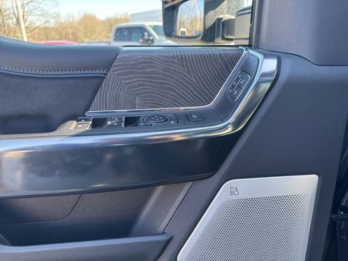 Used 2025 Ford F350 Platinum w/ FX4 Off-Road Package image 13