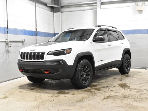 Used 2020 Jeep Cherokee Trailhawk w/ Comfort & Convenience Group image 2