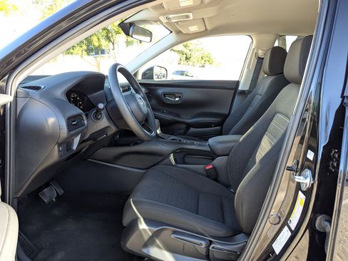 Used 2025 Honda HR-V LX image 10