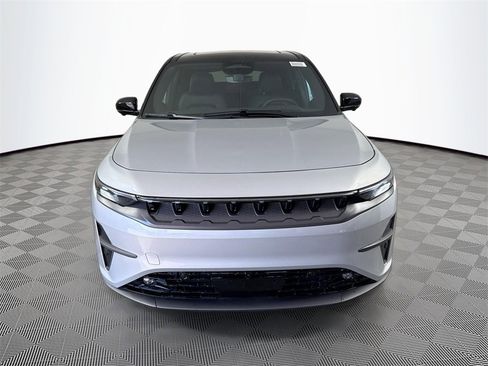 Used 2025 Jeep Wagoneer S Limited image 2