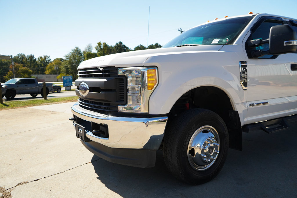 Used 2017 Ford F350 XL w/ Power Equipment Group AWD/4WD image 18