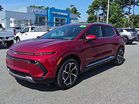 Used 2024 Chevrolet Equinox EV LT image 2