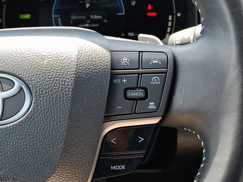 Used 2025 Toyota Camry SE FWD image 22