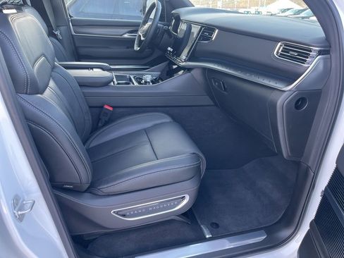 New 2026 Jeep Grand Wagoneer L Summit image 11