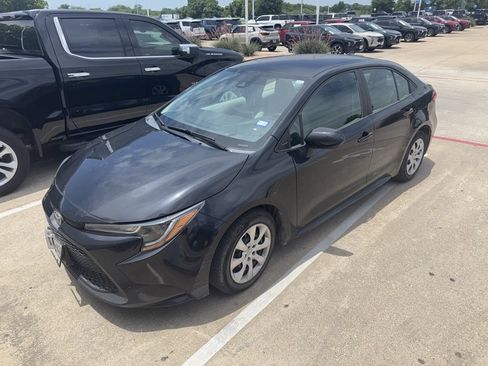 Used 2020 Toyota Corolla LE FWD image 1