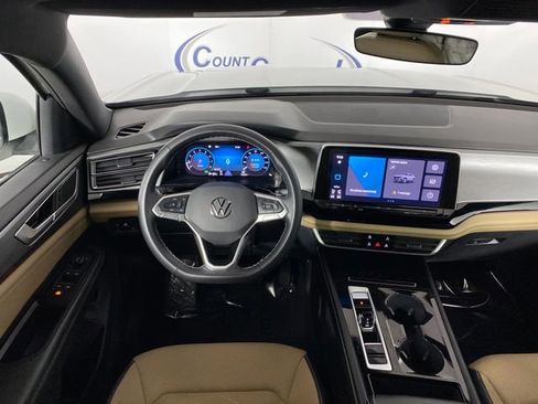 Used 2024 Volkswagen Atlas Cross Sport SE image 15