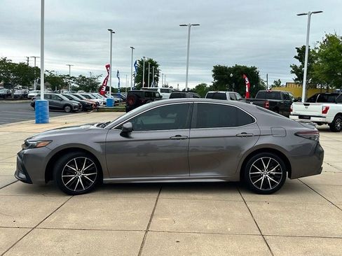 Used 2021 Toyota Camry SE FWD image 22