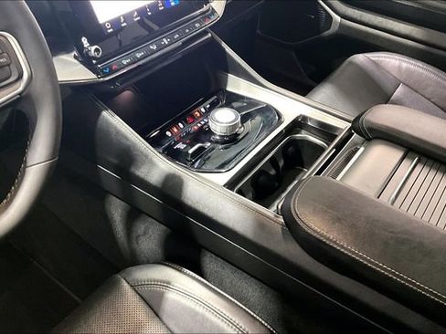 Used 2024 Jeep Wagoneer Series II image 18