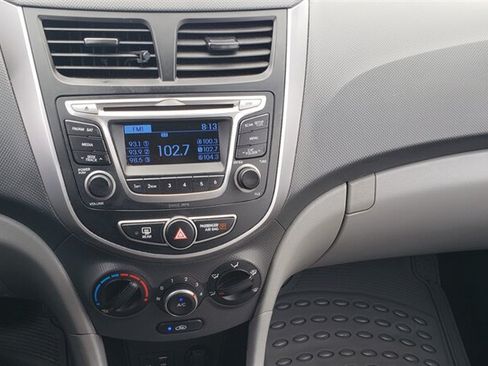Used 2016 Hyundai Accent SE FWD image 11