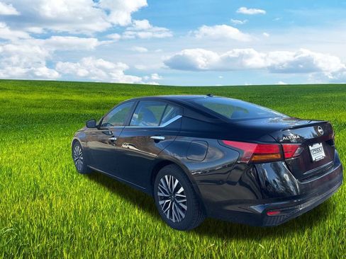 Used 2023 Nissan Altima 2.5 SV image 42