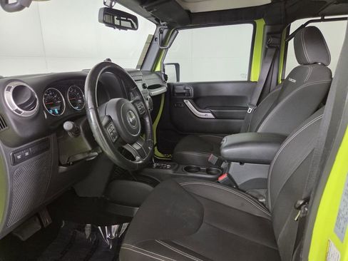 Certified 2016 Jeep Wrangler Unlimited Rubicon w/ Connectivity Group image 11