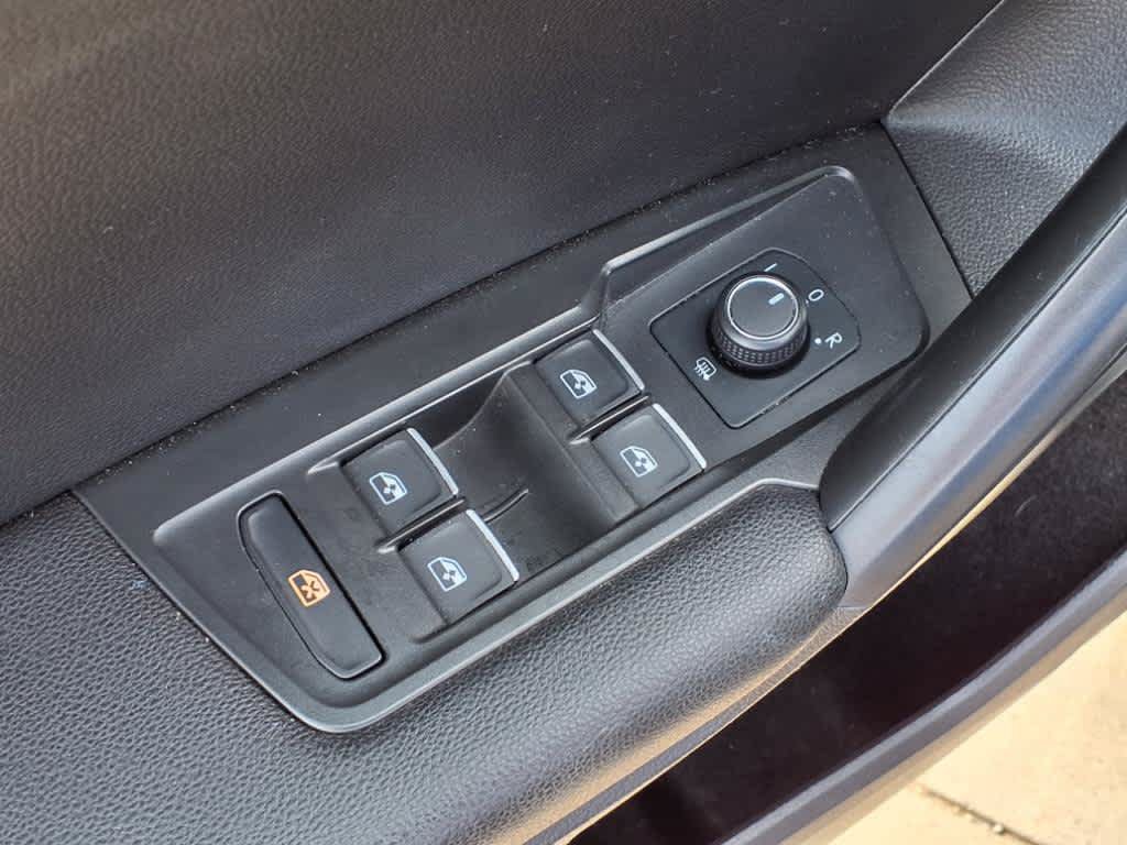 Used 2021 Volkswagen Tiguan SE FWD image 13