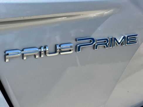 Used 2022 Toyota Prius Prime LE FWD image 16