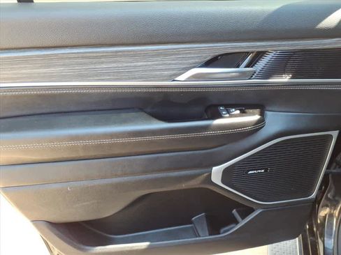 Used 2024 Jeep Wagoneer L Series III w/ Flexible Seating Group image 13