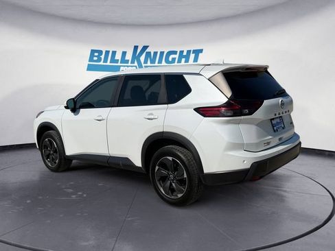 Used 2024 Nissan Rogue SV FWD image 3