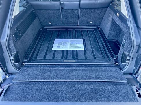 Used 2020 Land Rover Range Rover Long Wheelbase HSE image 34