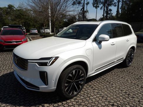 New 2026 Volvo XC90 T8 Ultra w/ Protection Package Premier AWD/4WD image 3