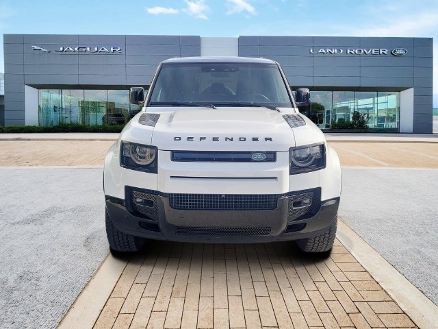 Used 2024 Land Rover Defender 110 X-Dynamic SE AWD/4WD image 2