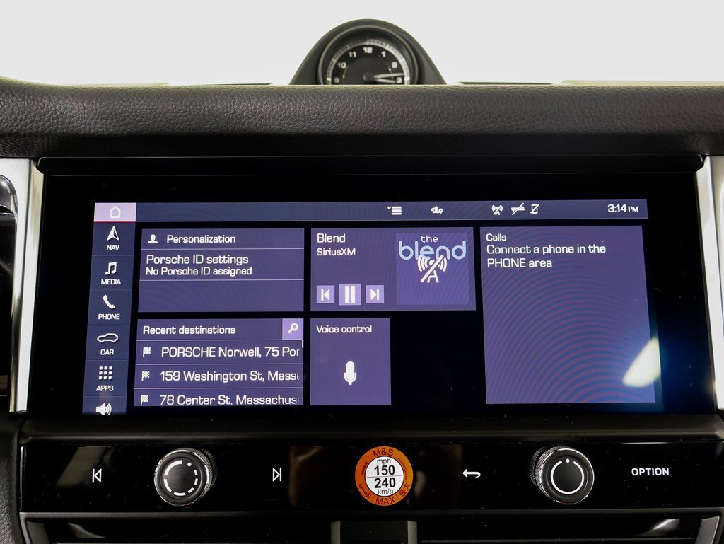 Certified 2025 Porsche Macan AWD/4WD image 17