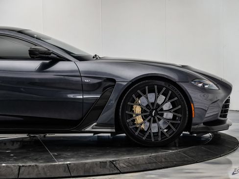 Used 2023 Aston Martin V12 Vantage RWD image 27