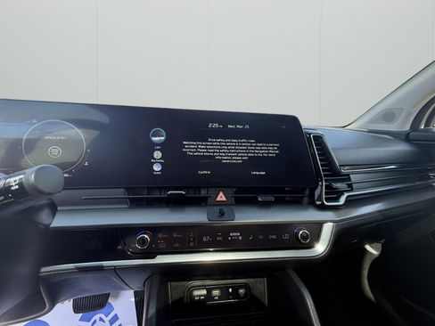 Used 2023 Kia Sportage SX image 11