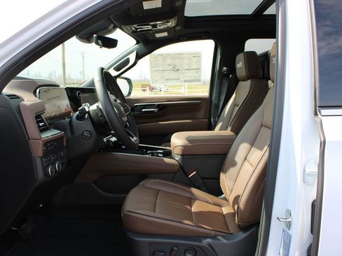 New 2026 Chevrolet Suburban High Country image 24