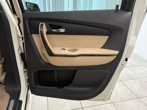 Used 2011 GMC Acadia Denali image 27