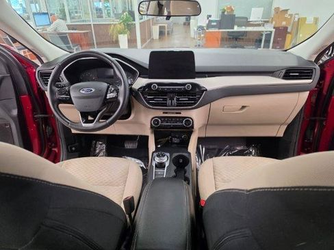 Used 2021 Ford Escape SE w/ Cold Weather Package FWD image 14