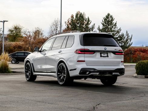 New 2026 BMW X7 xDrive40i image 3