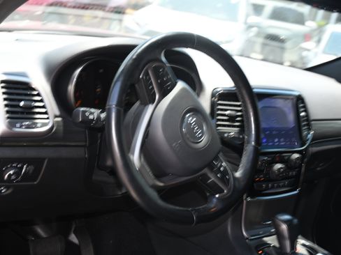 Used 2020 Jeep Grand Cherokee Limited X AWD/4WD image 9