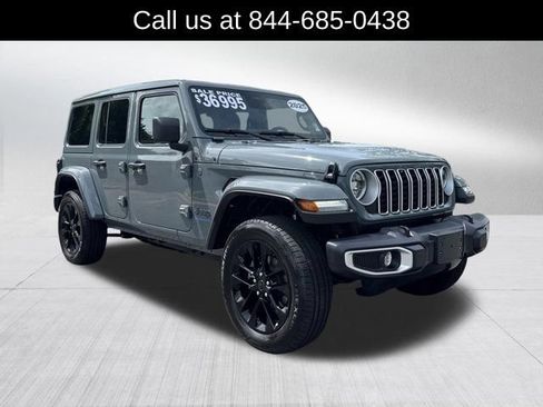 Certified 2025 Jeep Wrangler Unlimited Sahara w/ Safety Group AWD/4WD image 3