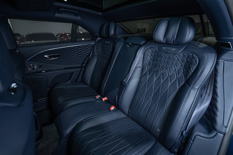 Used 2022 Bentley Flying Spur W12 AWD/4WD image 29