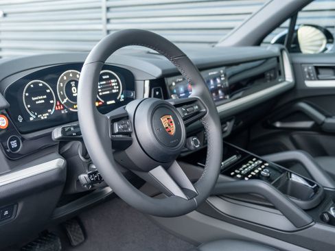 New 2026 Porsche Cayenne image 4