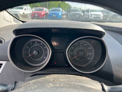 Used 2013 Hyundai Elantra FWD image 19