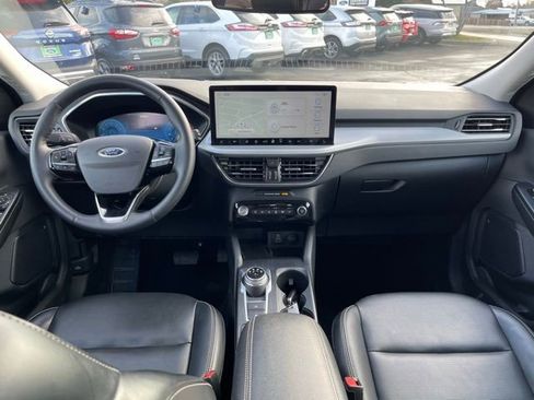 Used 2024 Ford Escape Platinum image 6