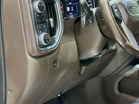 Used 2021 GMC Sierra 1500 Denali w/ Driver Alert Package II image 10